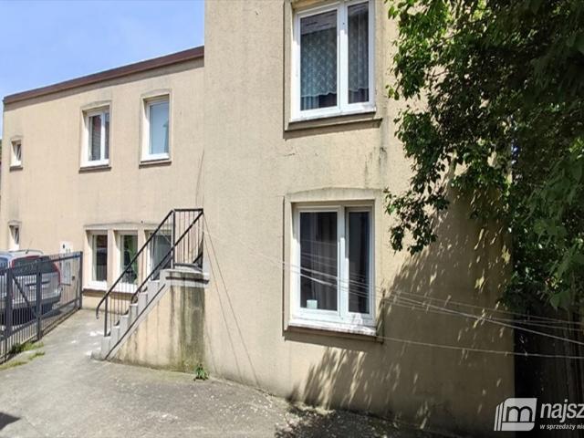Inwestycyjny dom 280 m2 z 6 mieszkaniami, dochód 20 tys zł