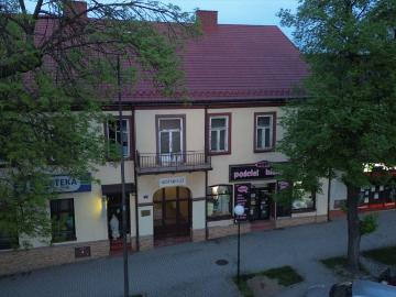 Inwestycyjny kompleks w centrum Miechowa z 12 mieszkaniami
