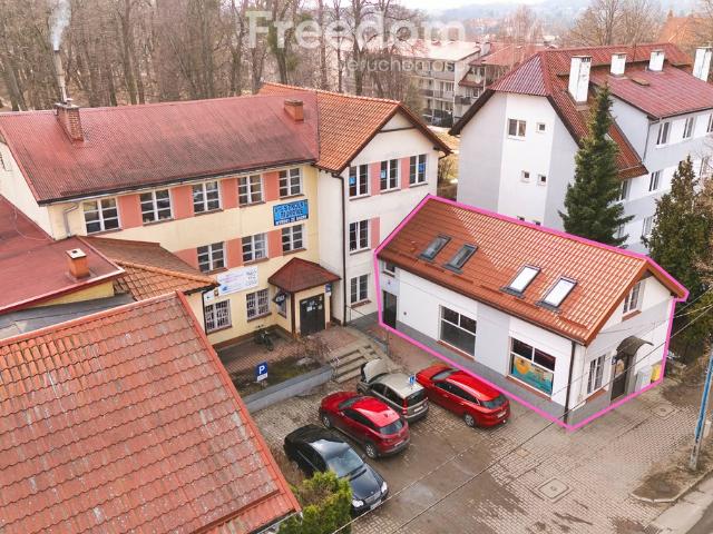 Do sprzedania inwestycyjny lokal usługowy z najmem 178 m² w Olsztynku