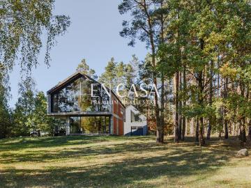 Inwestycyjny teren 14 867 m² z domami i projektem