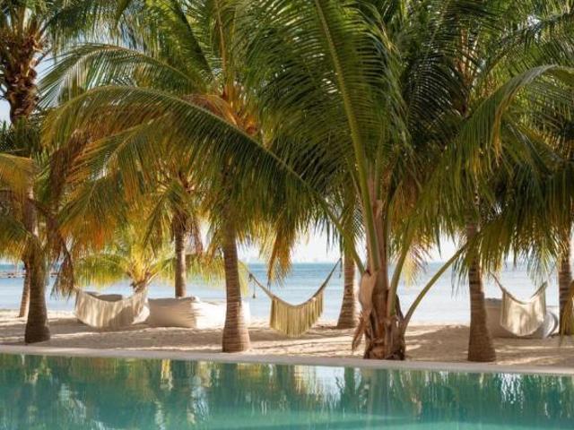 ISLA MUJERES BEACHFRONT CONDO