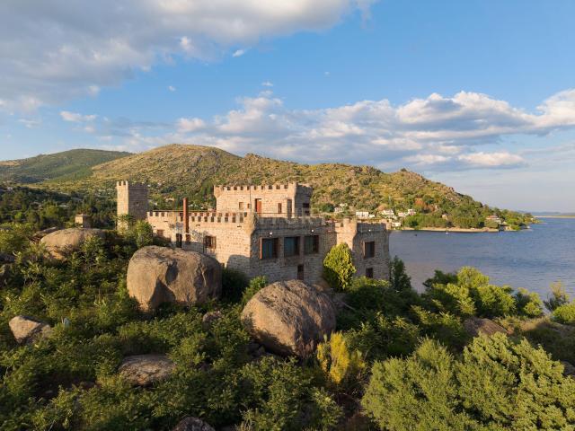 ISLA CENTINELA — UNA ISLA PRIVADA CON CASTILLO