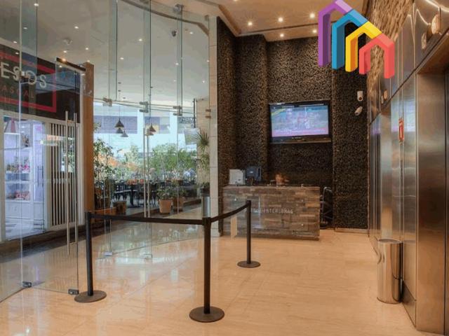 Isla comercial Parque interlomas