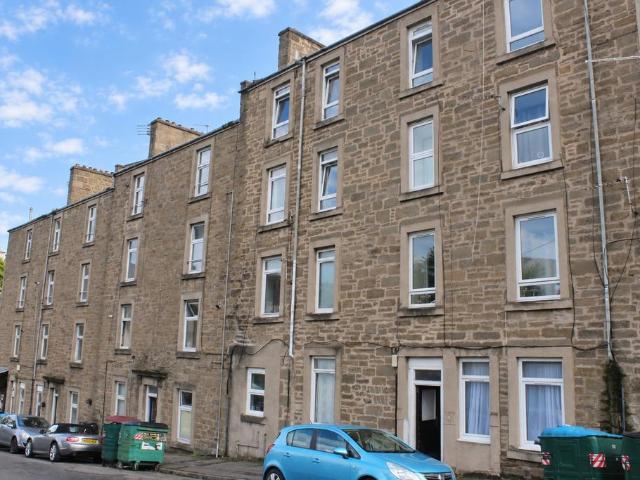 Isla Street, Dundee, DD3 7HT 2 bed flat to rent £650 pcm £150 pw