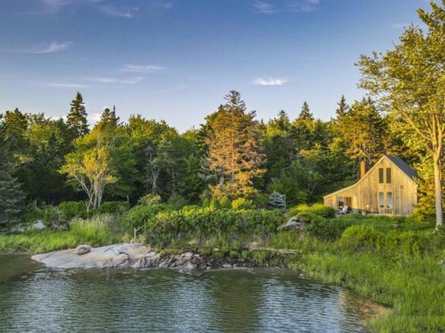 Island Ave, Saint George, Home For Sale