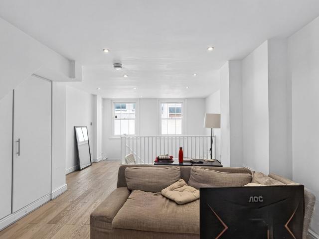 Island Row, London E14, 3 bed terraced house to rent, £3,650 pcm | PrimeLocation