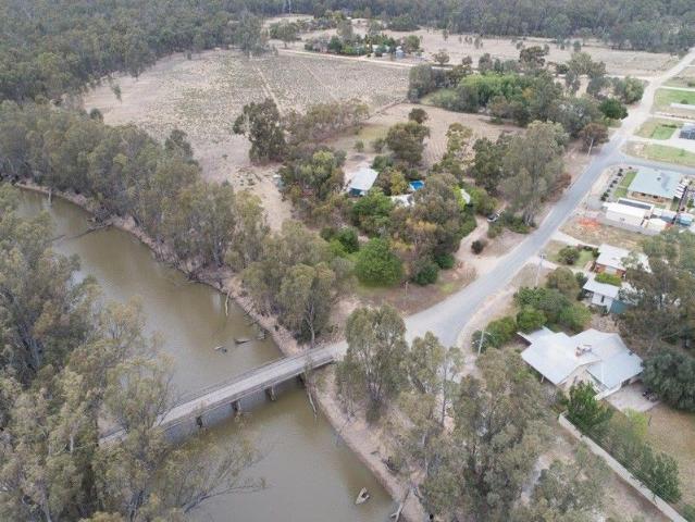 1.22ha, 4bedroom home, 8mgl water, Subdivision potential THIS PROPERTY HAS IT ALL