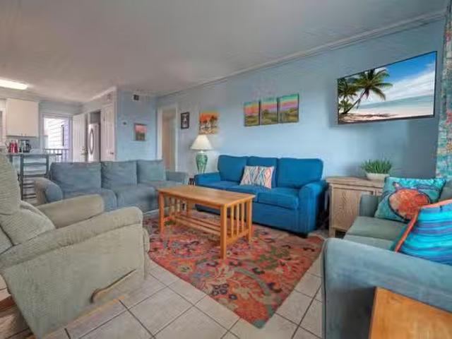 Island Retreat Court