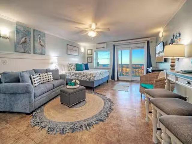 Island Retreat Court