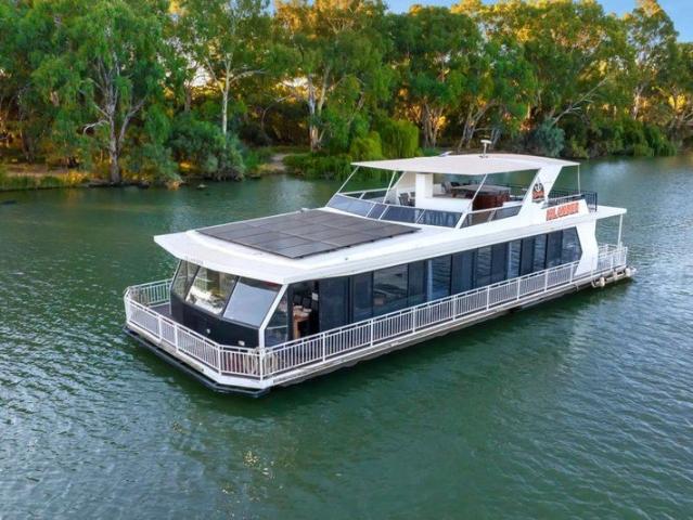 Islander 5 Bedroom Commercial Houseboat