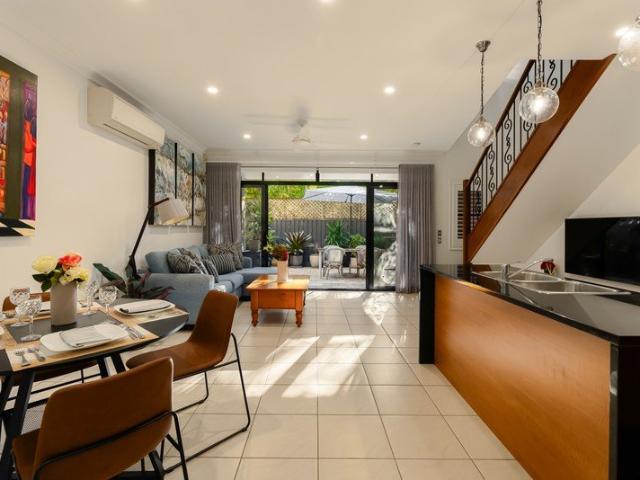 Isle of Capri Lifestyle Contemporary Coastal Living!