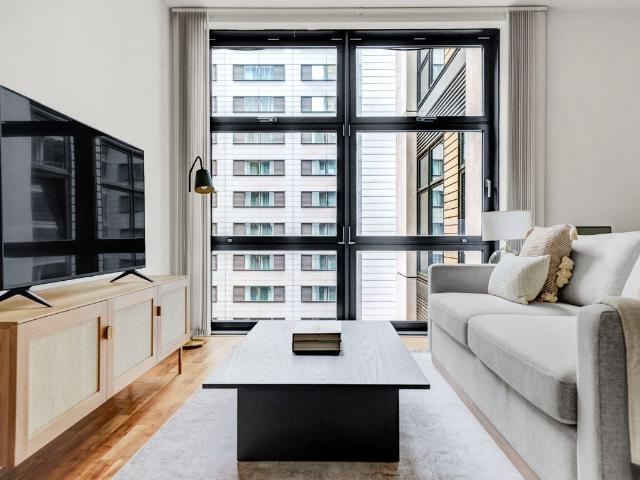 Isle Of Dogs E14, 1 bed flat to rent, £2,680 pcm | PrimeLocation