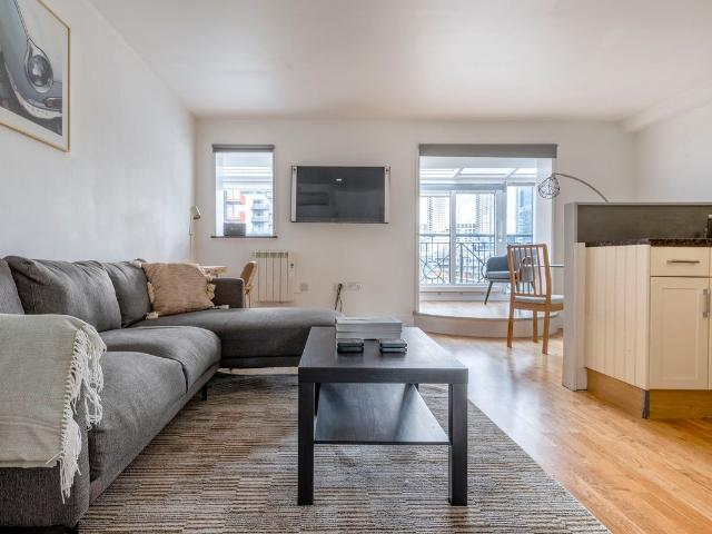 Isle Of Dogs E14, 1 bed flat to rent, £3,610 pcm | PrimeLocation
