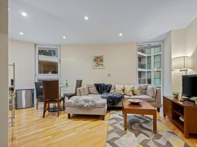 Isle Of Dogs E14, 1 bed flat to rent, £3,716 pcm | PrimeLocation