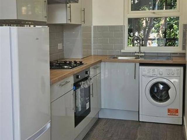 Isledon Road N7, Studio to rent, £1,350 pcm | PrimeLocation