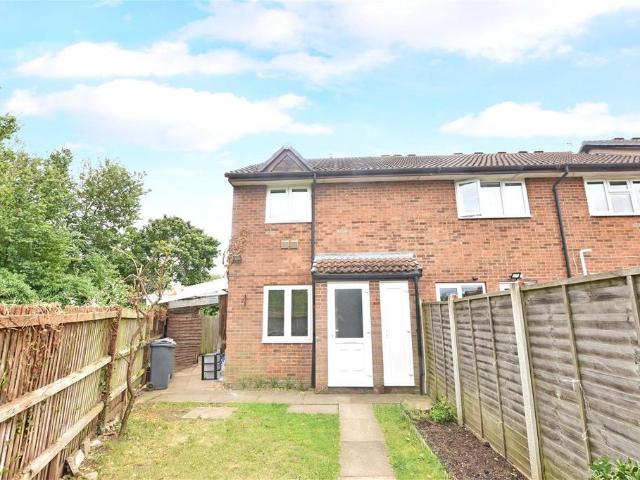 Isleworth, Isleworth 1 bed end of terrace house to rent £1,625 pcm £375 pw