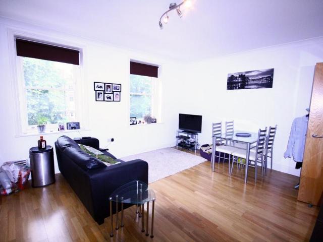 Islington Smiles, 246 Upper Street, London, N1 1RU, United Kingdom | 1 bed apartment for rent #139544899 | Rentberry