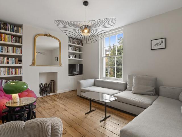 Islington Park Street, Barnsbury. 3 bed terraced house to rent £5,000 pcm £1,154 pw