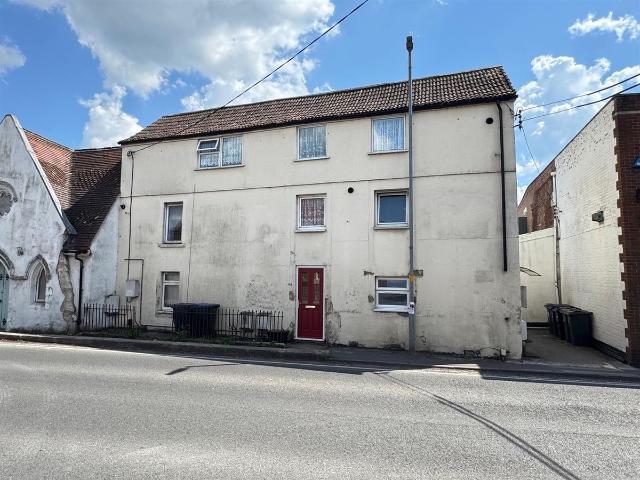 Islington, Trowbridge BA14, 1 bed flat to rent, £675 pcm | PrimeLocation