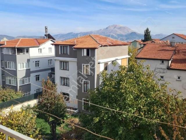 Isparta Merkez Zafer Mah. 3+1 Daire