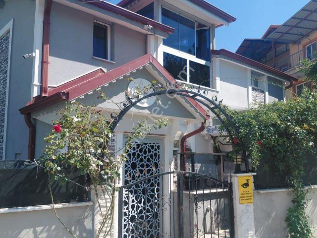 Isparta Merkez Zafer Mahallesi'nde Bahçeli, Özel Tasarımlı 4+2 Dubleks Villa!