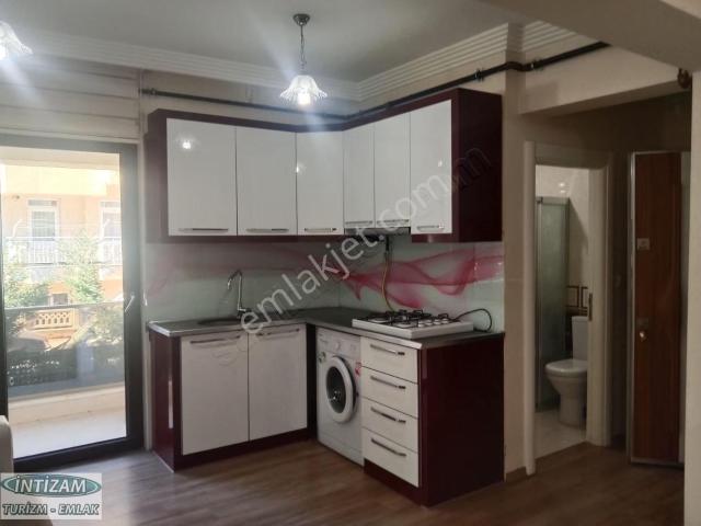 Isparta Merkez Meydan Avm'ye Yakın Geniş Eşyalı 1+0 Kız Apartı