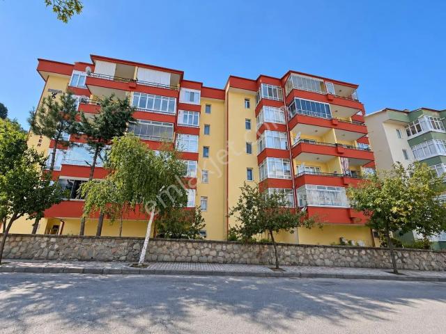 Isparta Halıkent Mahallesin'de Satılık 3+1 Daire