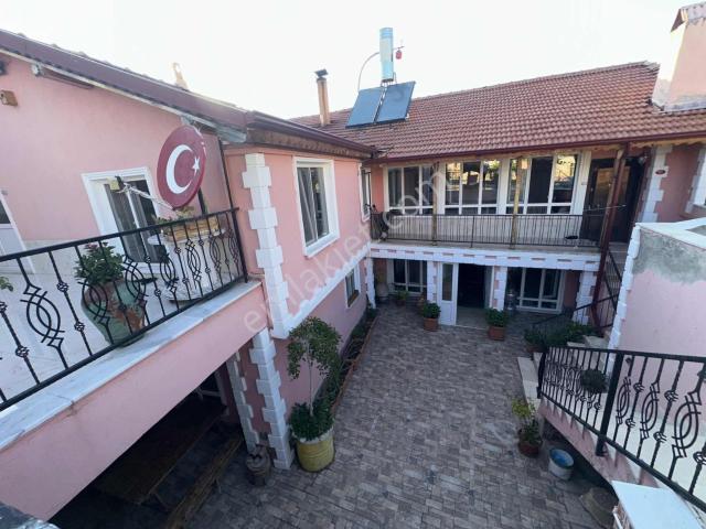 Isparta İslamköyde Satılık Müstakil Avlulu Köy Evi