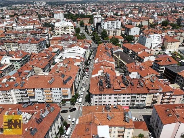 Isparta Yayla Hastane Cadde Köşe Bina 2+1 Arakat Satılık Daire