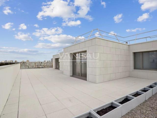 Issy Les Moulineaux Appartement familial dernier étage ave. 112m² Issy les Moulineaux