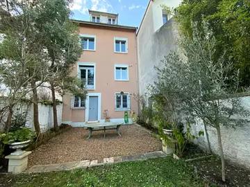 Issy les Moulineaux 92130 Achat / Vente maison 7 pièces t7 au dernier étage cave