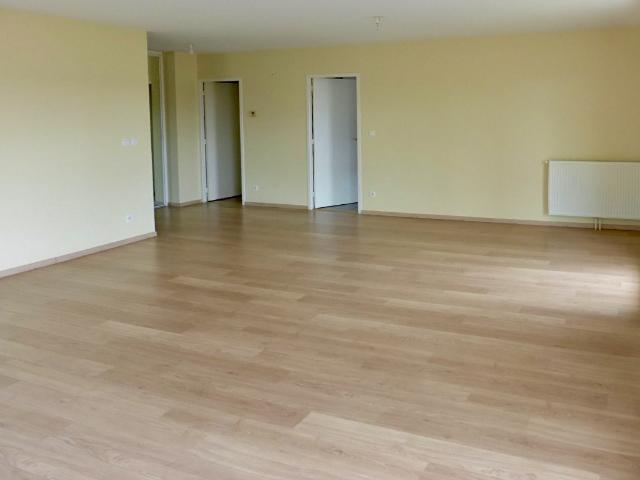 ISSOIRE / Appartement au dernier étage de 117 M2 avec terrasse et garage libre de suite !