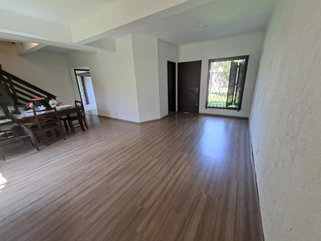 Ipanema Casa 3 dormitórios, sala, cozinha, vaga 2 carros cobertos ALUGA!