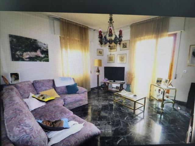 IPERCOOP 6 vani 140mq