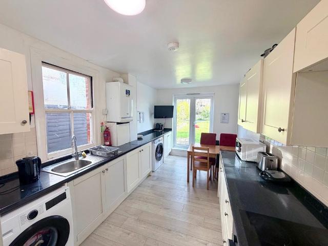 Room 4, 109 Foxhall Road, Ipswich IP3 1 bed in a house share to rent £495 pcm £114 pw