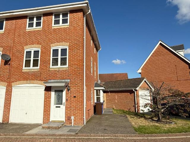 4 Millers View, Ipswich IP1 3 bed terraced house to rent £1,450 pcm £335 pw