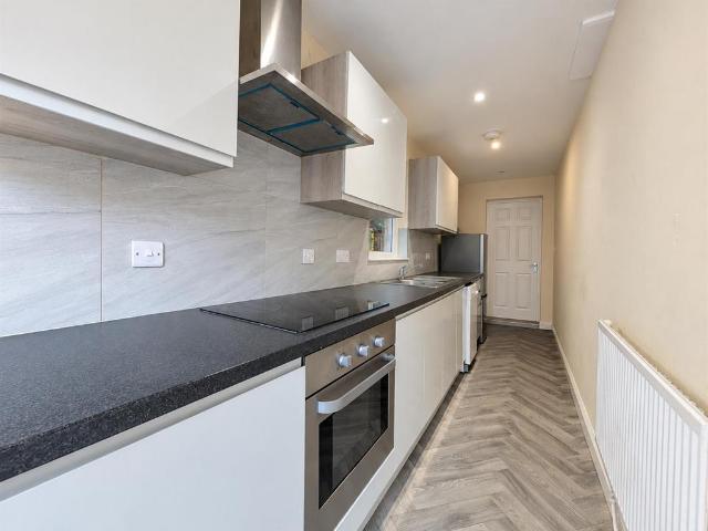 Ipswich Road, Colchester, CO1 5 bed end of terrace house to rent £2,000 pcm £462 pw
