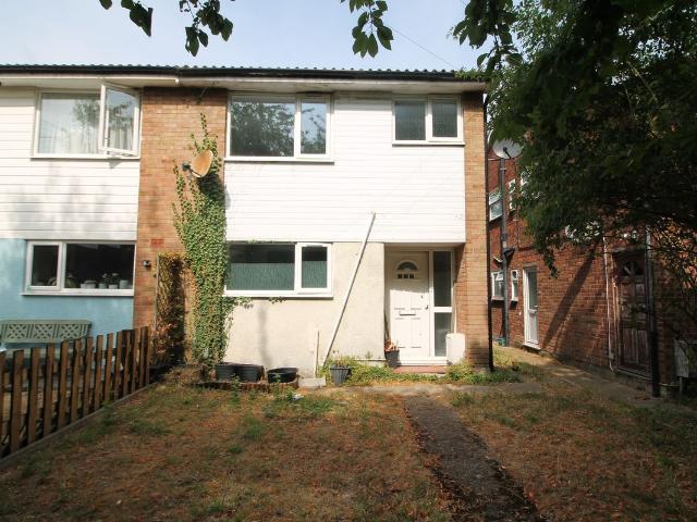 Ipswich Road, Colchester CO4, 3 bed semi detached house to rent, £1,500 pcm | PrimeLocation