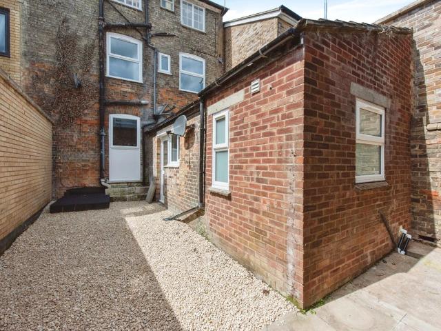 Ipswich Street, Stowmarket IP14, 1 bed flat to rent, £895 pcm | PrimeLocation