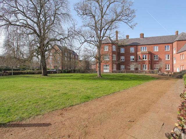 Ipsden Court, Cholsey Meadows OX10, 3 bed flat to rent, £1,800 pcm | PrimeLocation