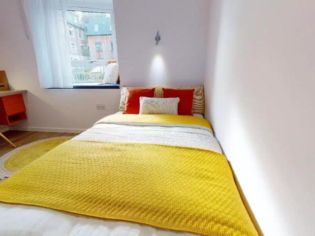 iQ The Podium, Egham Student Accommodation | Amber