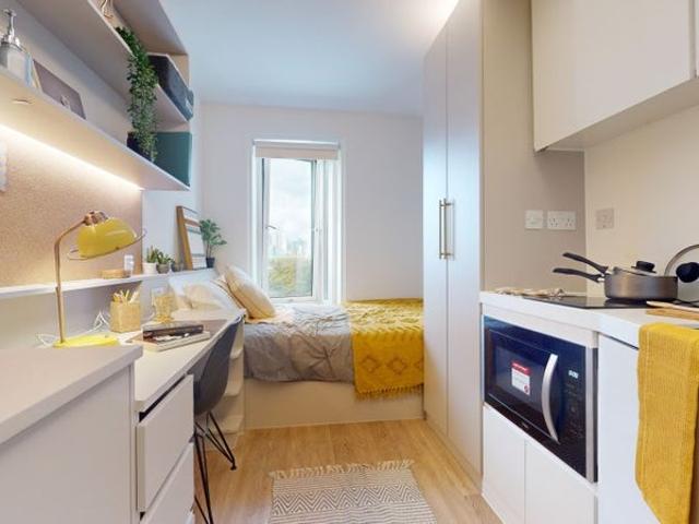 Iq East Court Private Studio – Mile End