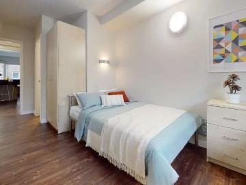 iQ Little Aspley House Huddersfield Student Accommodation | Amber