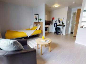 iQ Sterling Court, London Has an Apartment