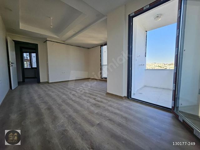 ÇIRÇIR ANA CADDE ve METRO YAKINI 1+1 50 m2 KİRALIK DAİRE