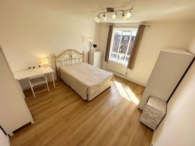 Iron Mill Road, London SW18, 2 bed shared accommodation to rent, £950 pcm | PrimeLocation