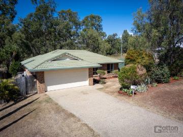 SOUGHT AFTER LOCATION WITH OUTDOOR ENTERTAINING SPACE