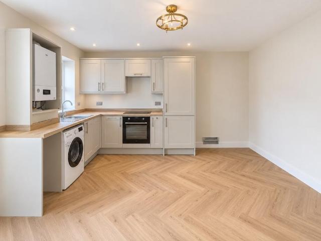 Iron Gate, Derby, DE1 1 bed apartment to rent £900 pcm £208 pw