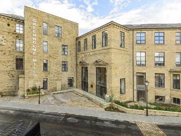 Iron Row, Burley in Wharfedale. 2 bed flat to rent £1,295 pcm £299 pw