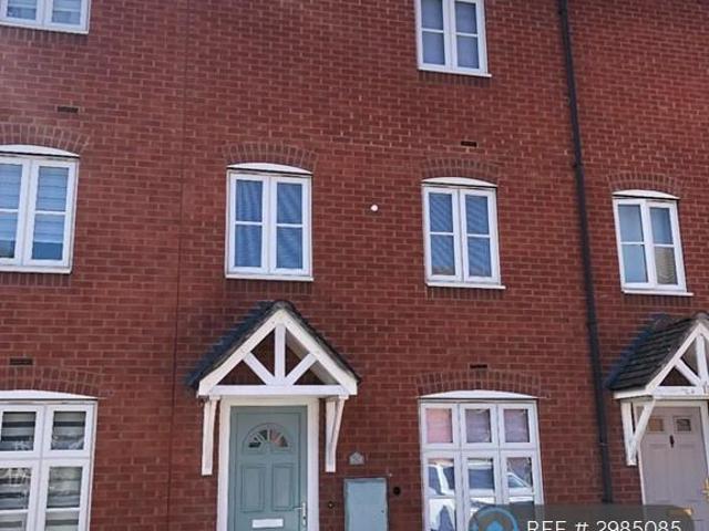 Iron Way, Bromsgrove, B60 3 bed terraced house to rent £1,400 pcm £323 pw